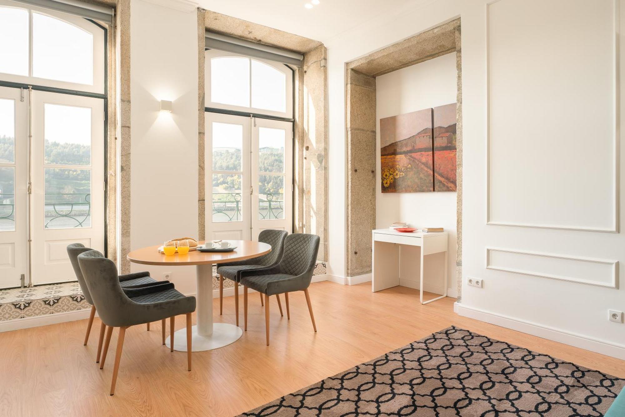 Amazing Studio Douro River Views Porto Luaran gambar