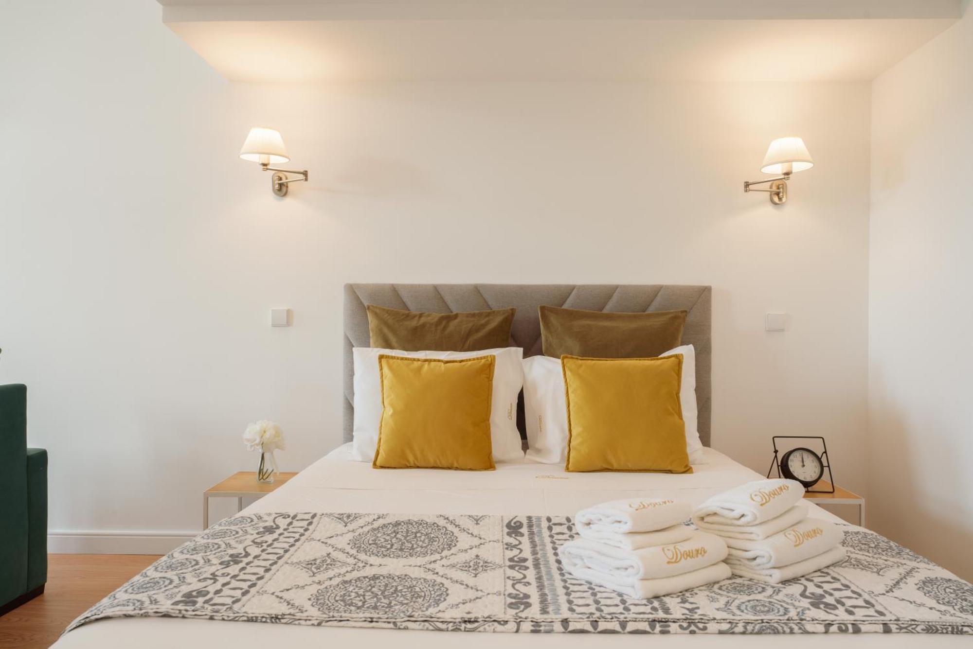Amazing Studio Douro River Views Porto Luaran gambar