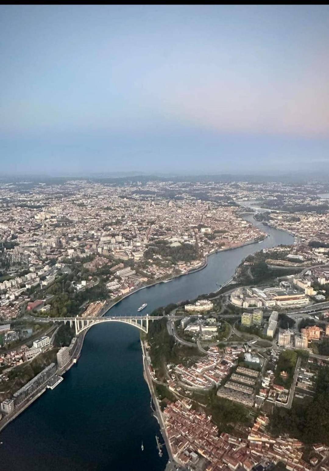 Amazing Studio Douro River Views Porto Luaran gambar