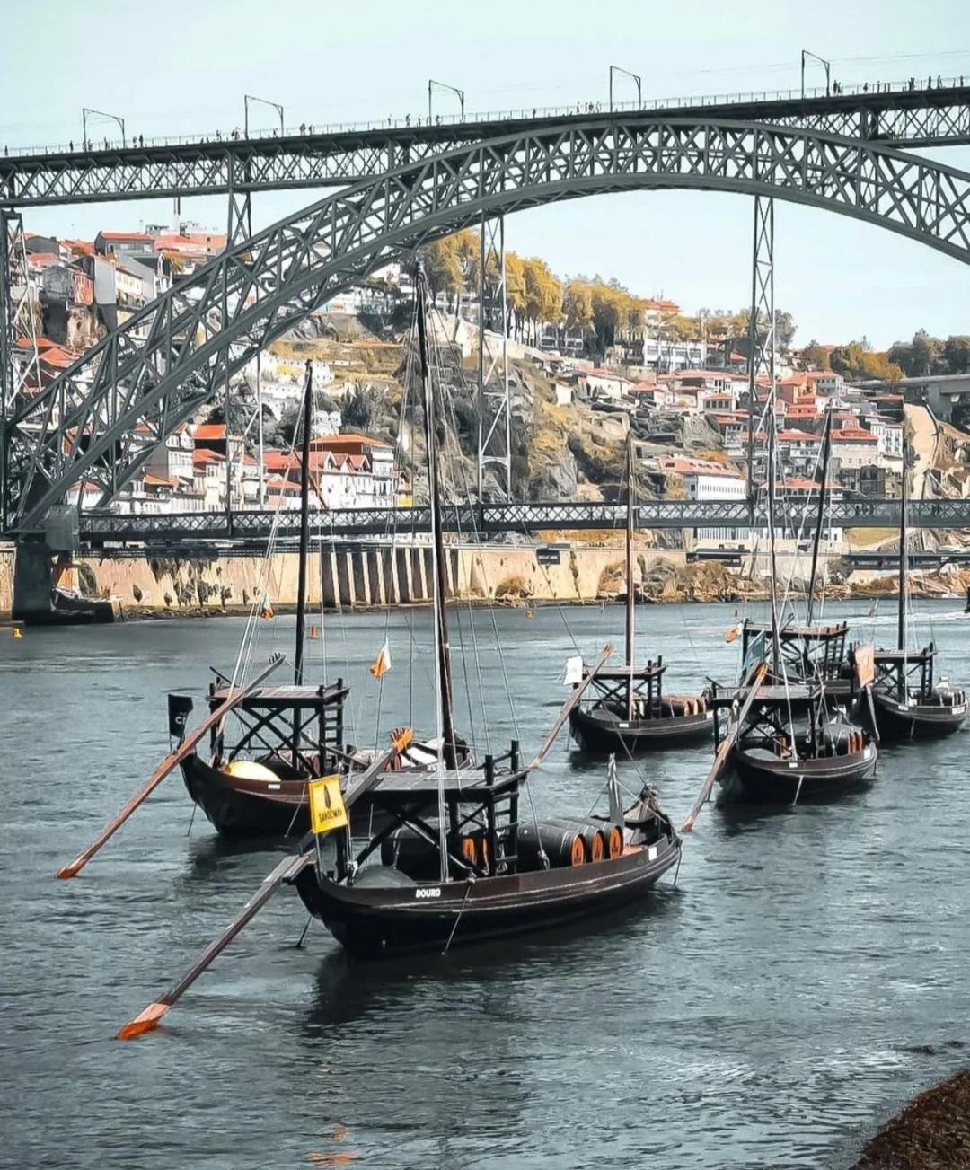 Amazing Studio Douro River Views Porto Luaran gambar