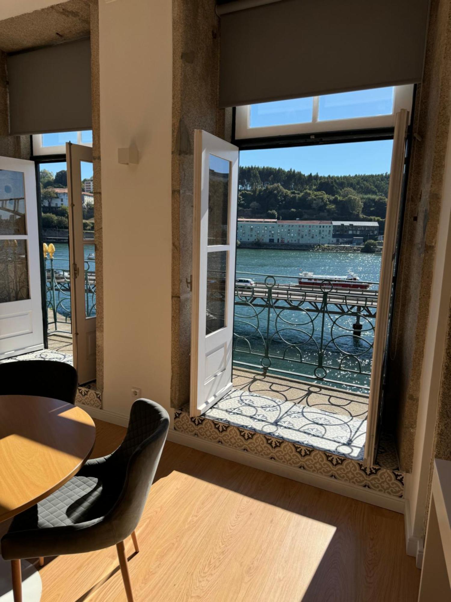 Amazing Studio Douro River Views Porto Luaran gambar