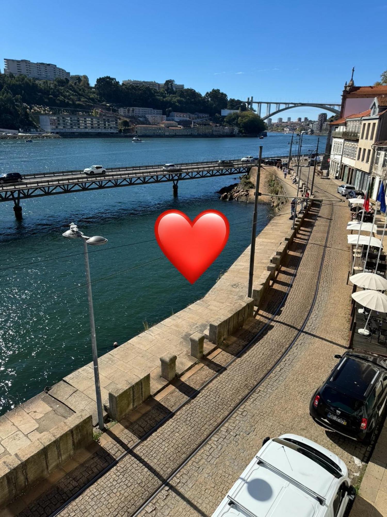 Amazing Studio Douro River Views Porto Luaran gambar
