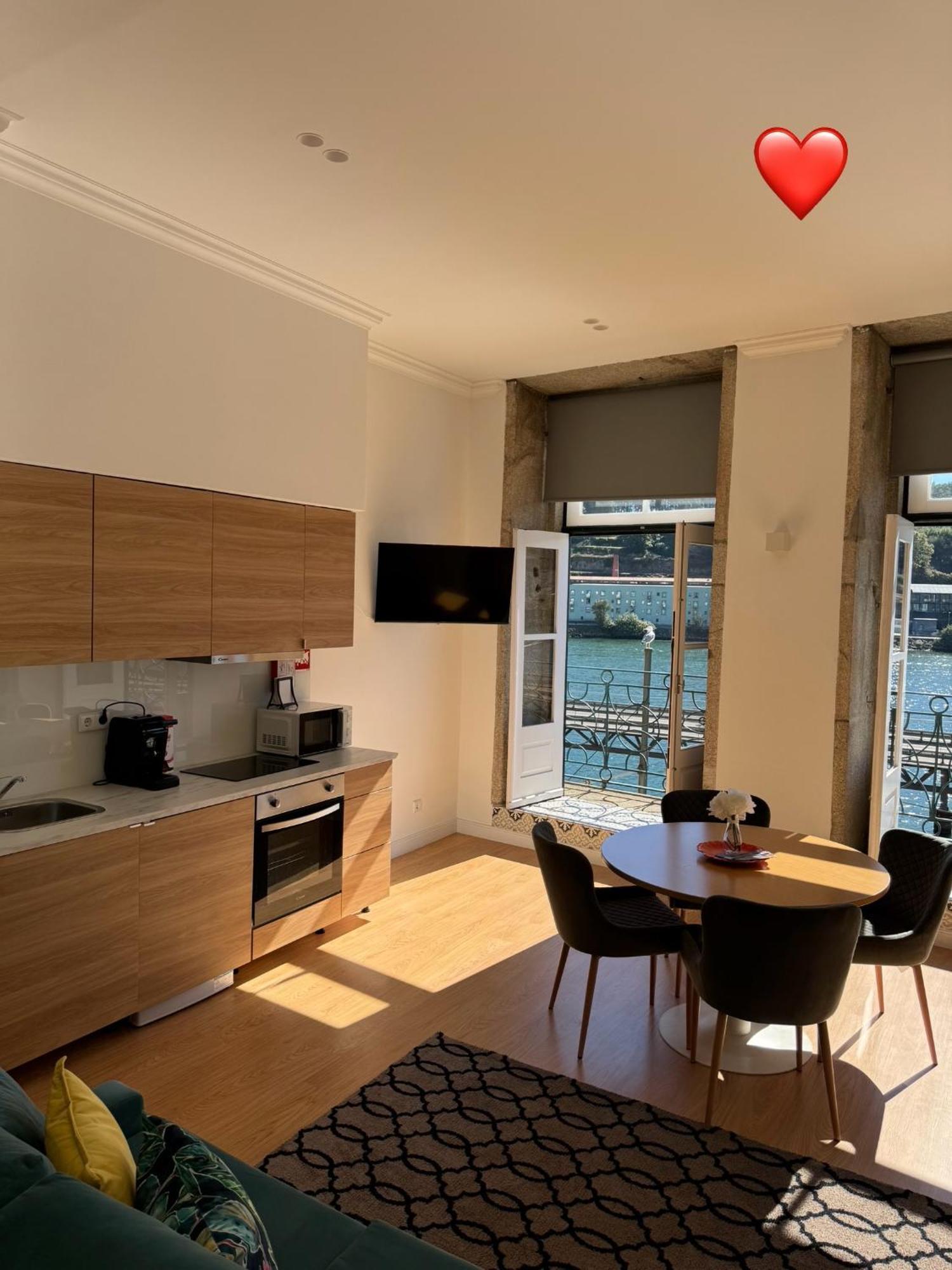 Amazing Studio Douro River Views Porto Luaran gambar