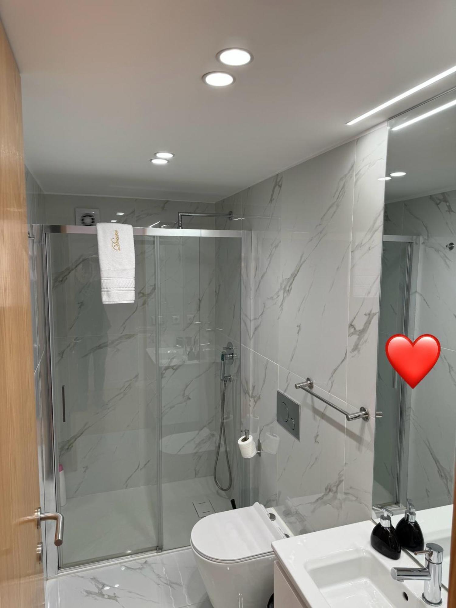 Amazing Studio Douro River Views Porto Luaran gambar